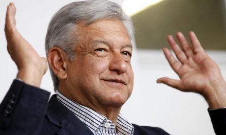 INAI rechazó la solicitud de un particular para hacer una revisión sobre los ingresos y recursos de Andrés Manuel López Obrador desde 2014.