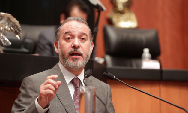 El procurador Raúl Cervantes registró un Ferrari en una casa de interés social en Morelos