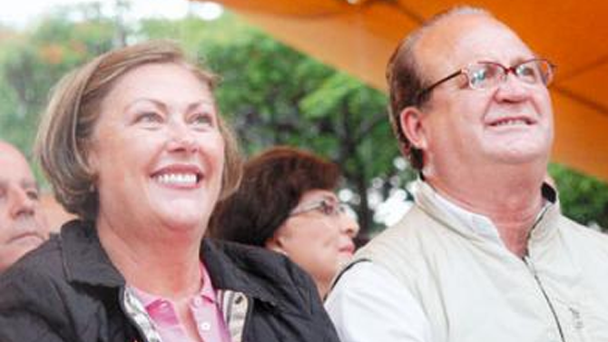 #robocomograco, el HT para el Gobernador de Morelos y su esposa Elena Cepeda