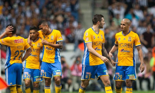 Tigres entre abucheos de una afición exigente.