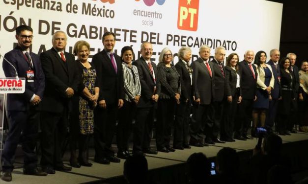 AMLO PRESENTA A SU GABINETE EN PRIMER ACTO DE PRECAMPAÑA