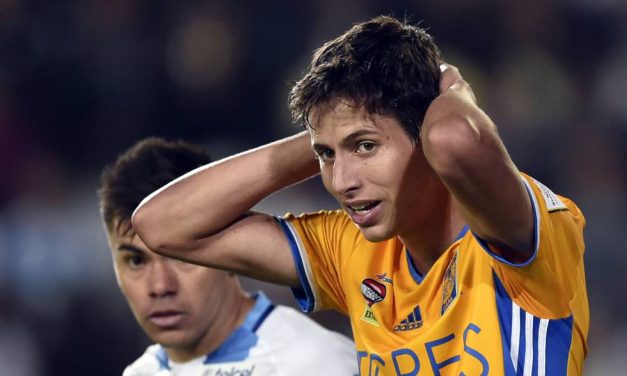 JURGEN DAMM DE TIGRES SUFRE QUEMADURAS EN SU ROSTRO POR PIROTECNIA.