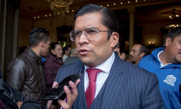Marcos Ibarra se registró como pre candidato del PRI a la alcaldía de Zacatecas.