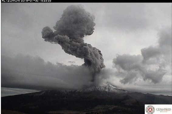 Alerta Volcánica en Fase 2 por explosión del Popocotapetl.