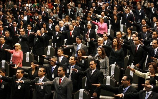 DEVUELVEN CURUL A DIPUTADA CORRUPTA EN VERACRUZ