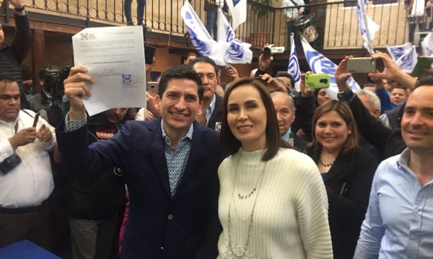 Felipe de Jesús Cantú pre-candidato a la alcaldía de Monterrey.