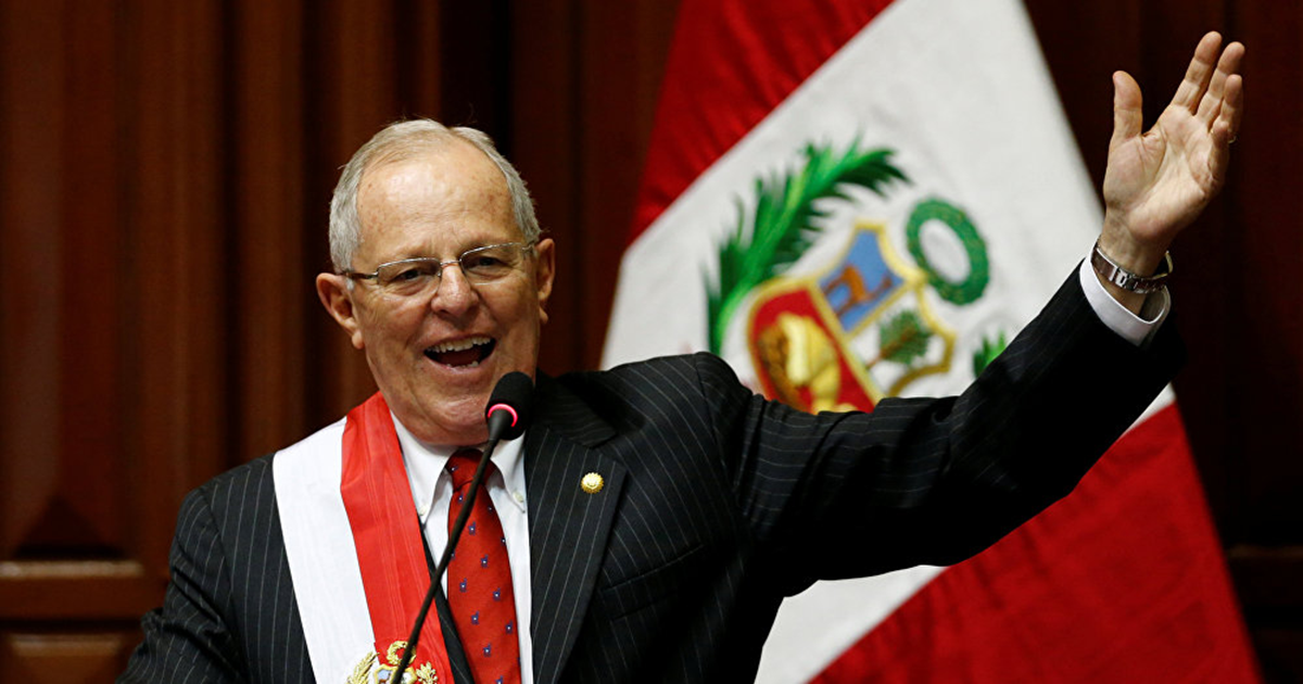 Renuncia presidente de Perú