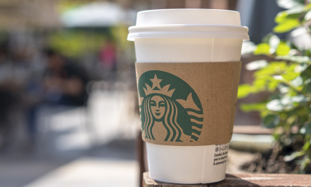 Starbucks: Ofrece millones de dólares por ideas ecológicas para sus vasos.