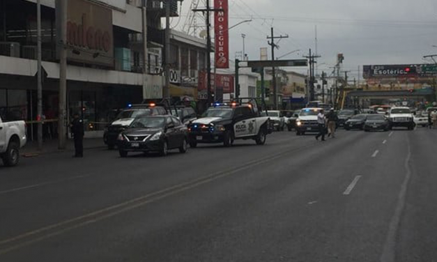 Asaltan a camioneta de valores en centro de MTY