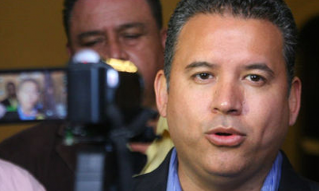 Francisco Bustillos como vocero del PRD