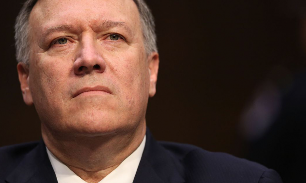 Confirman a Mike Pompeo como Secretario