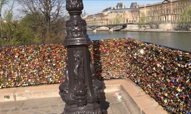 Retiran candados del Pont Neuf en París