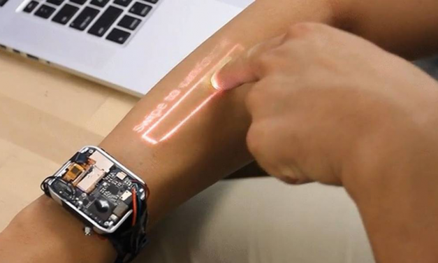 Reloj que se ilumina en tu brazo