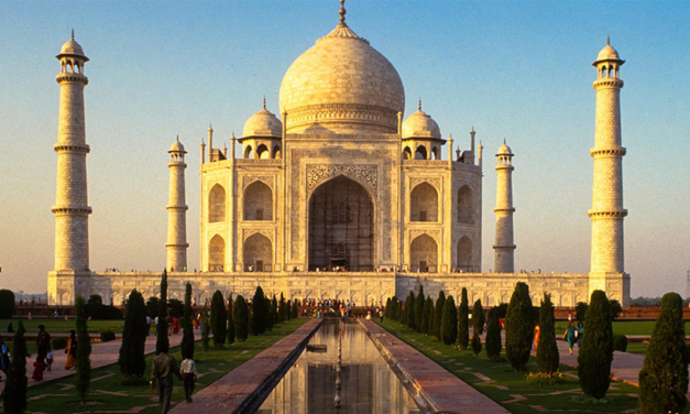 Taj Mahal se está volviendo verde