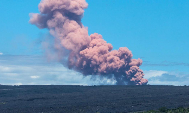 Volcán entra en erupción y provoca evacuaciones en Hawaii