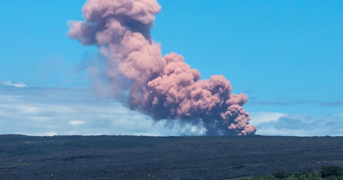 Volcán entra en erupción y provoca evacuaciones en Hawaii