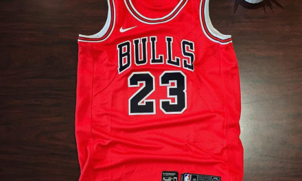 NBA relanzará camiseta de Michael Jordan