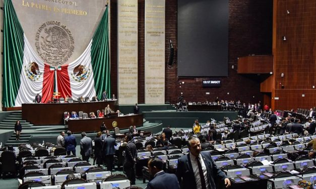 Un saqueo “legal”. Diputados salientes no se van con las manos vacías, recibirán casi un millón de pesos.