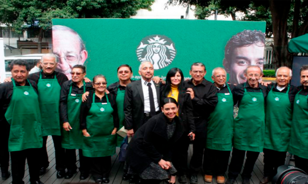 STARBUCKS INAUGURA TIENDA OPERADA POR ADULTOS MAYORES