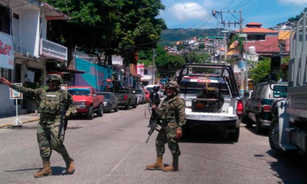 El Ejército y la Marina toman el control de la Policía de Acapulco