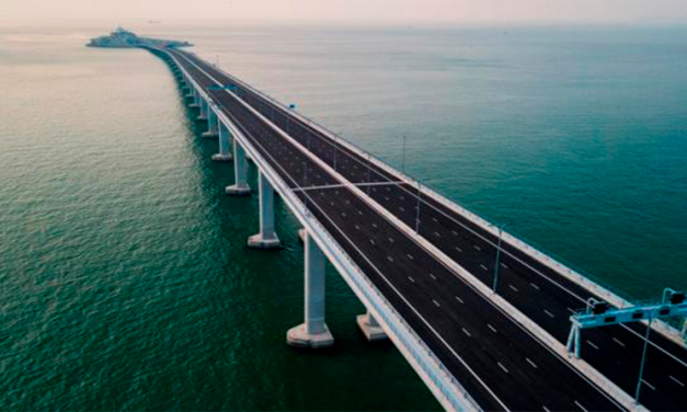 Inauguran el puente más largo del mundo en China