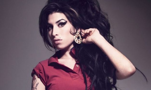 Amy Winehouse “vuelve” a los escenarios