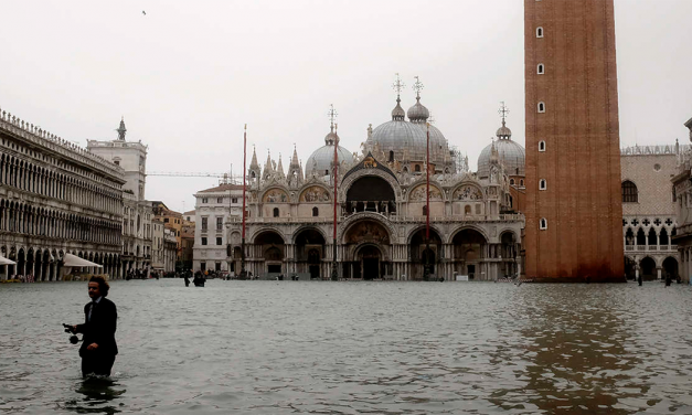 Venecia se hunde más