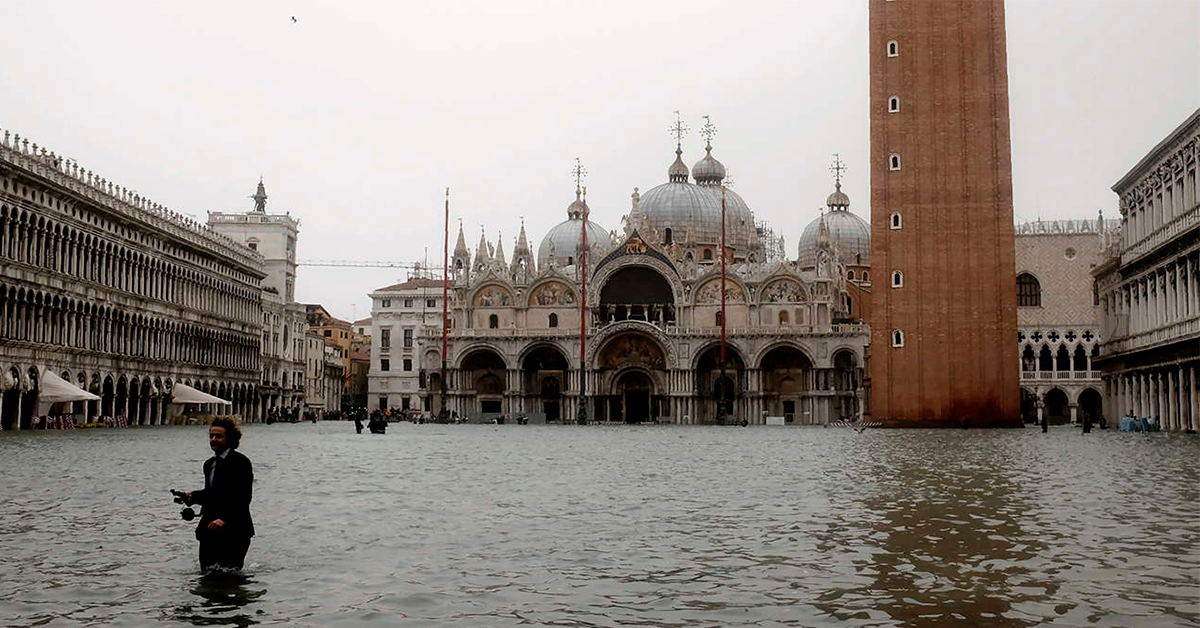 Venecia se hunde más
