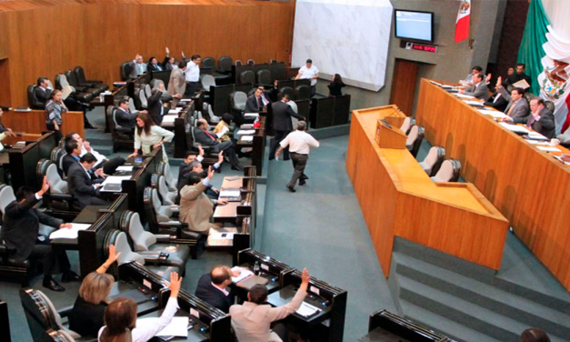 Suspenden incremento a impuestos vehiculares por violar principio de equidad