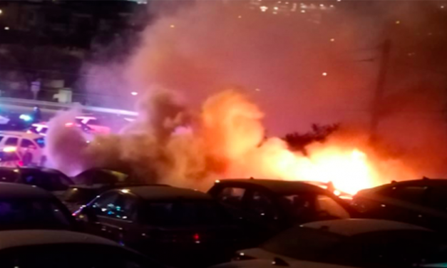 Incendian con bomba molotov autos en agencia de San Pedro