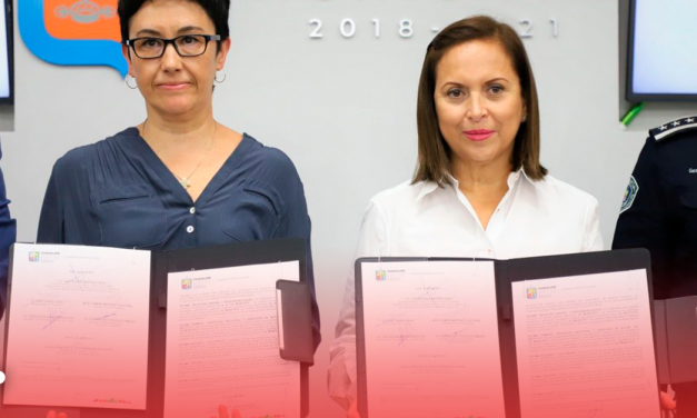 FIRMA CRISTINA DÍAZ CONVENIO PARA LA CERTIFICACIÓN POLICIAL