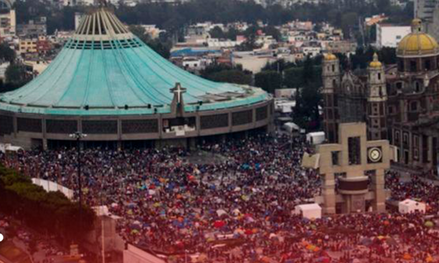 Llegan miles de peregrinos a visitar a la morenita