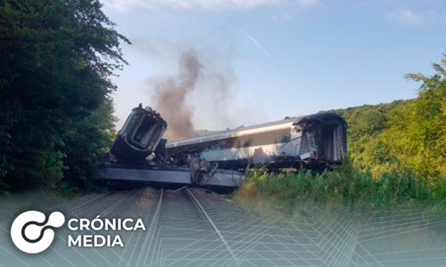 Tren se descarrila en Escocia dejando víctimas mortales y heridos de gravedad