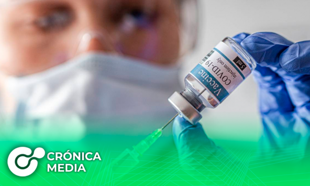 AstraZeneca detiene ensayos de vacuna de Covid-19