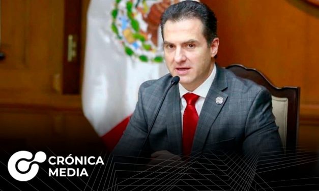 Adrián de la Garza lidera encuestas en Nuevo León