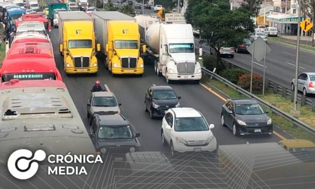 Transportistas cierran autopistas por protesta