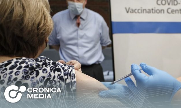 Reino Unido advierte reacciones alérgicas de vacuna de Pfizer