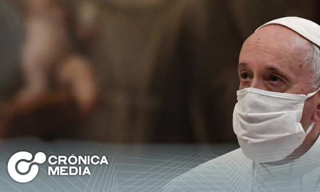 El papa Francisco recibe la primera dosis de la vacuna contra el covid-19
