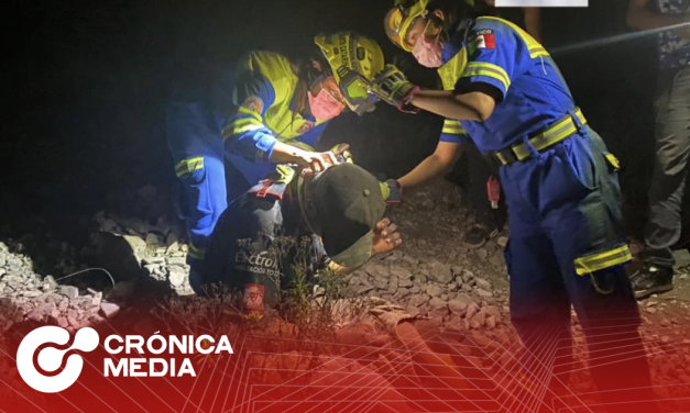 Rescatan a 3 excursionistas extraviados en la Huasteca