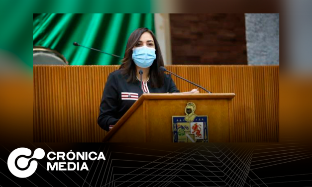 Ivonne Bustos impulsará la creación de clínicas especializadas en Santa Catarina.